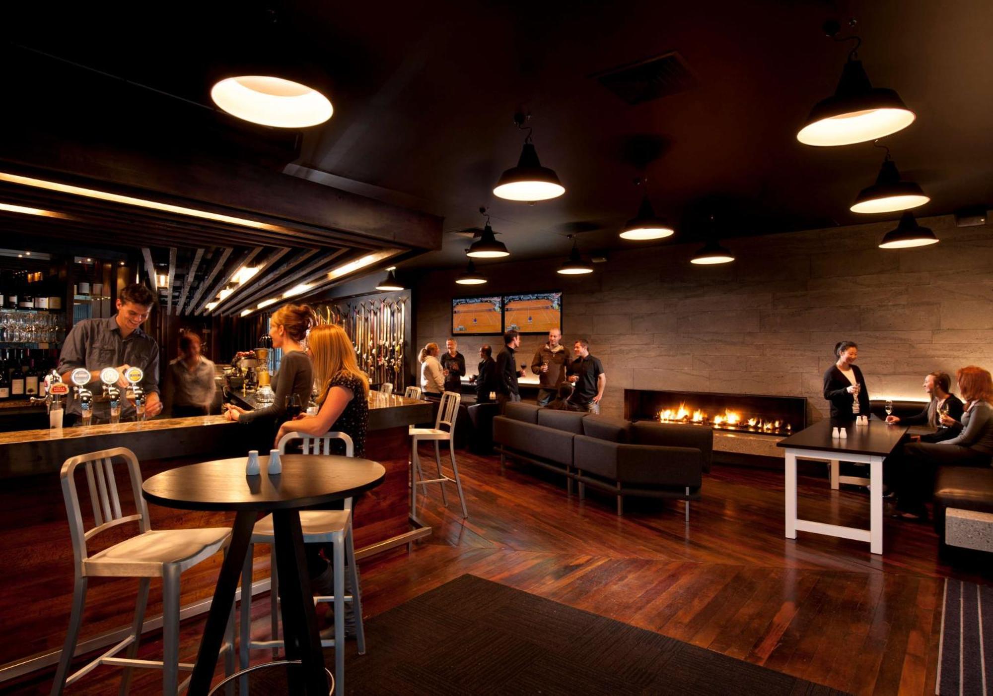 Doubletree By Hilton Queenstown Exterior photo