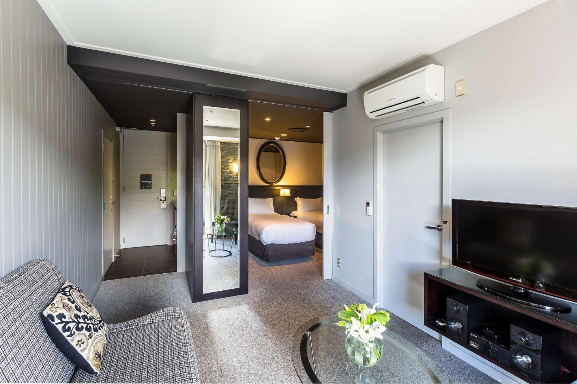 Doubletree By Hilton Queenstown Exterior photo