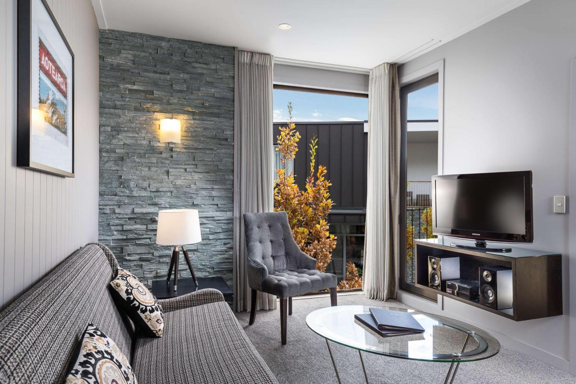 Doubletree By Hilton Queenstown Exterior photo