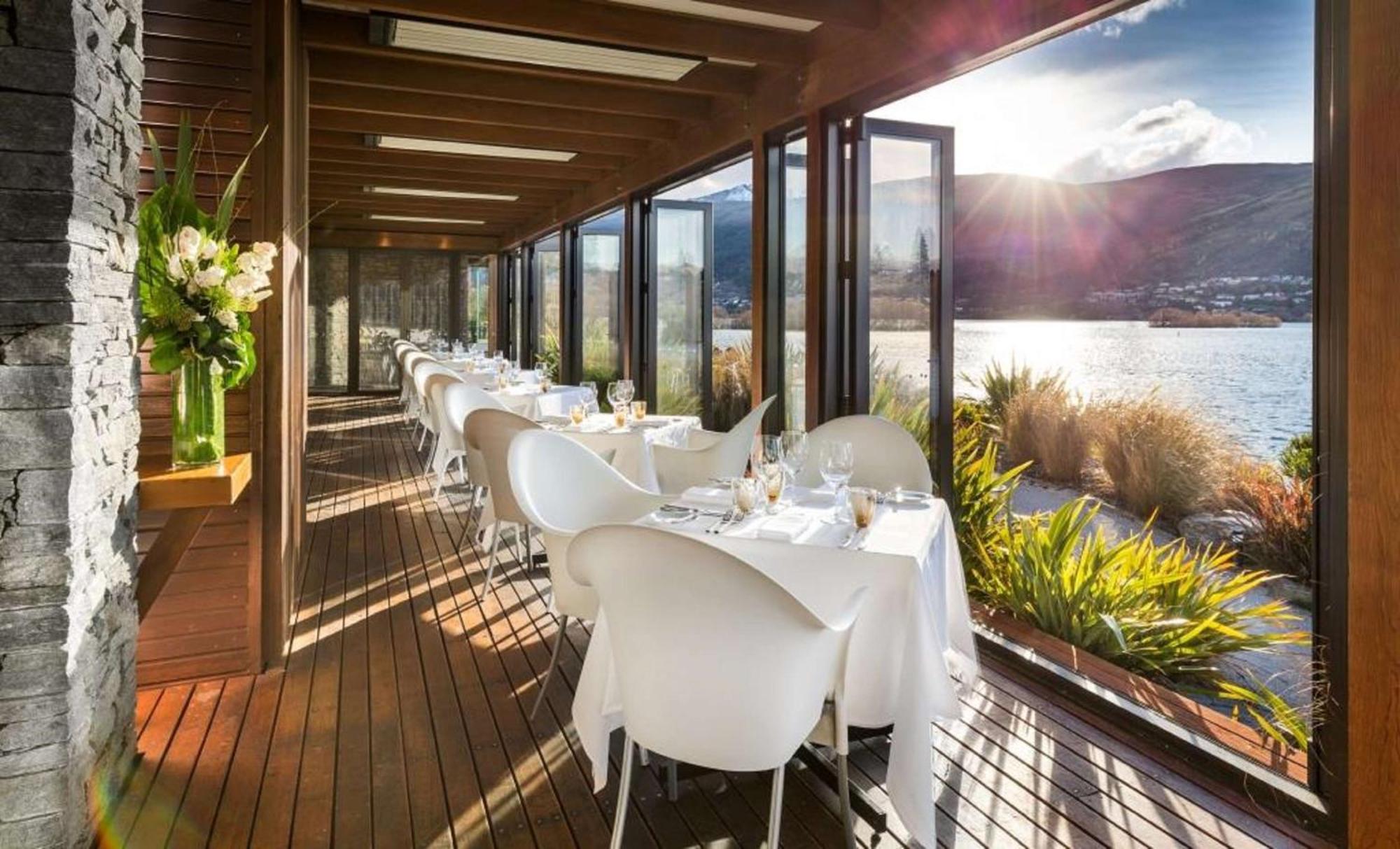 Doubletree By Hilton Queenstown Exterior photo