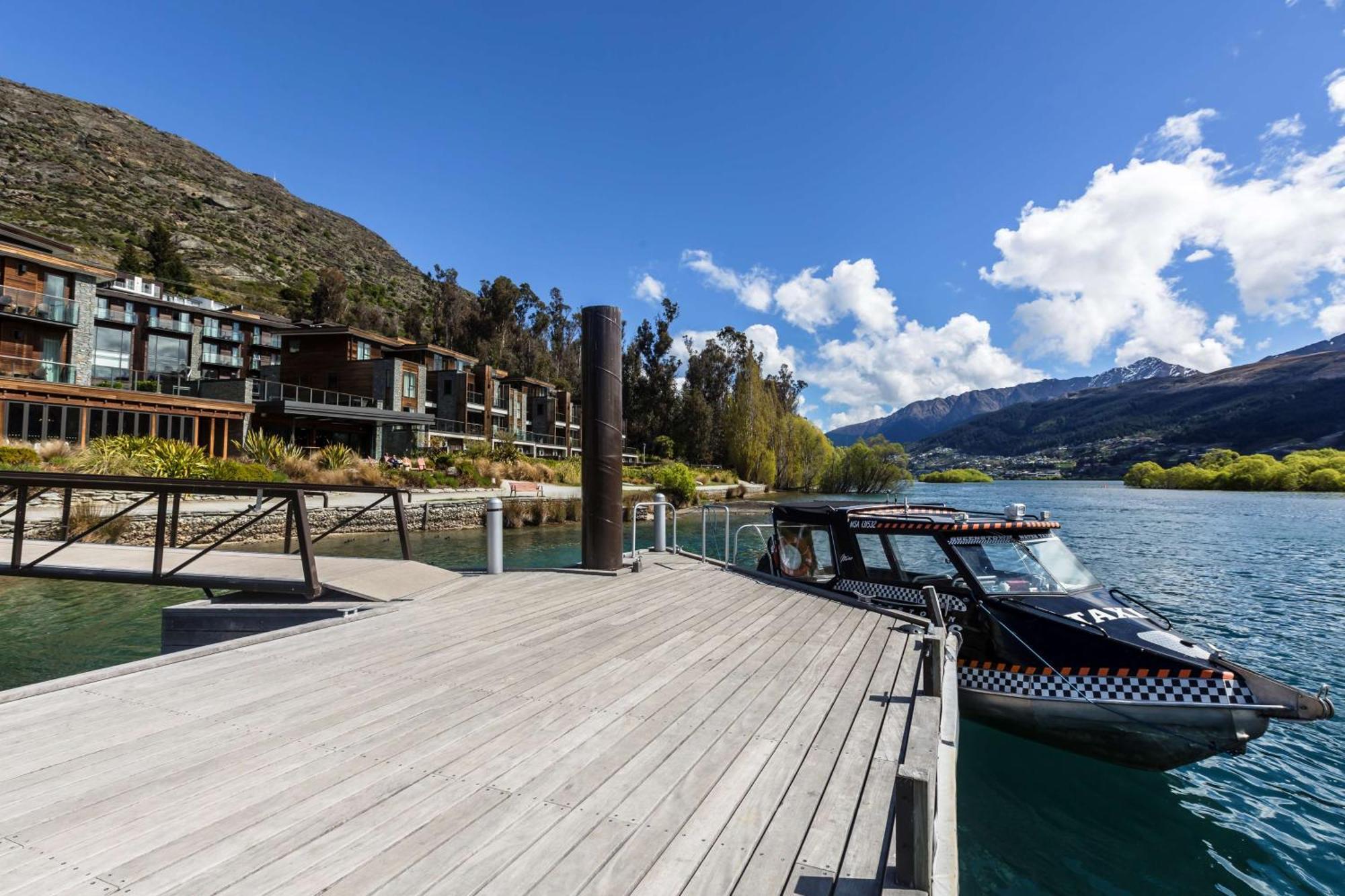 Doubletree By Hilton Queenstown Exterior photo