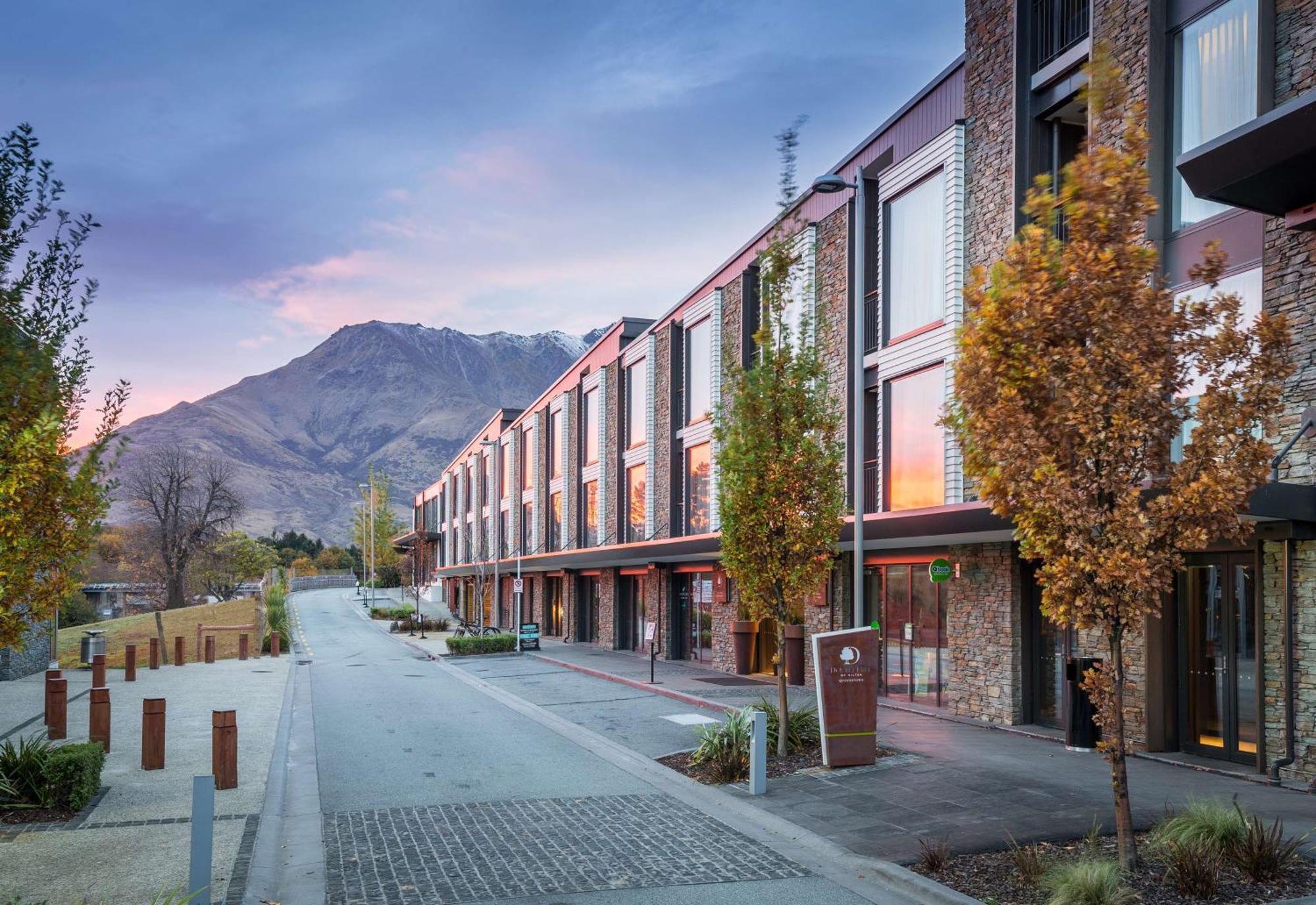 Doubletree By Hilton Queenstown Exterior photo
